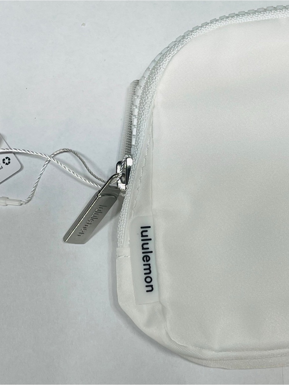 lululemon White Belt Bag Fanny Pack NWT - Picture 5 of 7